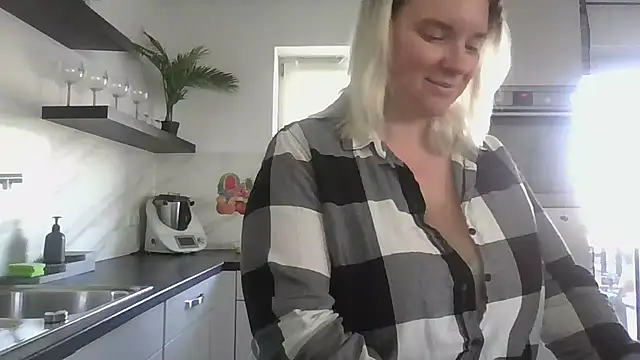 MinchenBienchen98 online show from March 26, 10:35 am