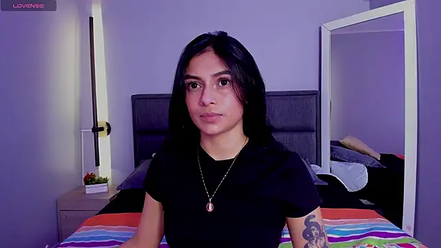 Snapshot of lilith_petit_ chatting on March 2, 1:18 pm lilith petit online show from March 2, 1:18 pm