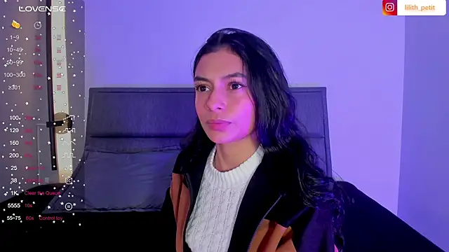 Snapshot of lilith_petit_ chatting on May 26, 3:54 pm lilith petit online show from May 26, 3:54 pm