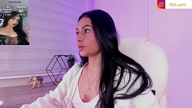 lilith petit  online show from April 3, 12:00 pm