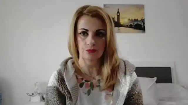 Clara1986 online show from February 8, 11:30 am