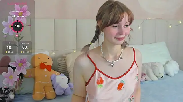 Snapshot of AdeleSilvy chatting on June 26, 1:44 am AdeleSilvy online show from June 26, 1:44 am