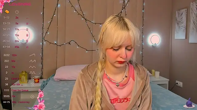 AdeleSilvy online show from April 2, 1:35 am