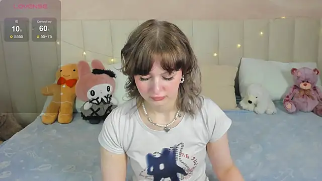 Snapshot of AdeleSilvy chatting on June 23, 1:36 am AdeleSilvy online show from June 23, 1:36 am