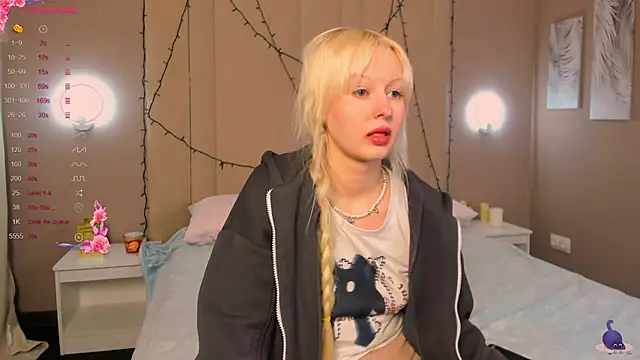 AdeleSilvy online show from April 13, 1:42 am