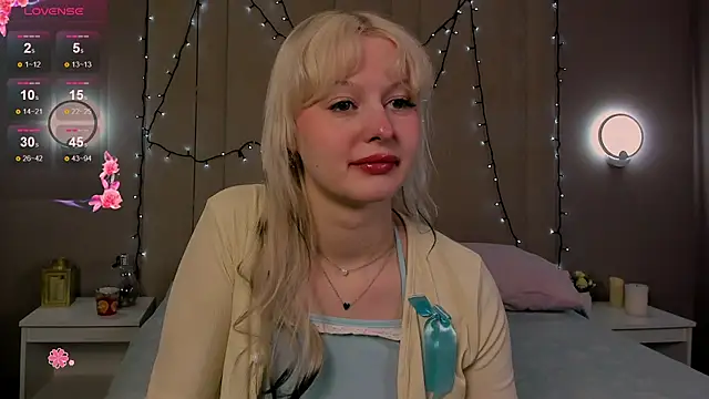 AdeleSilvy online show from March 17, 2:03 am