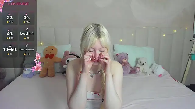 AdeleSilvy online show from June 1, 2:01 am