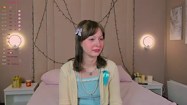 Snapshot of AdeleSilvy chatting on June 12, 1:47 am AdeleSilvy online show from June 12, 1:47 am