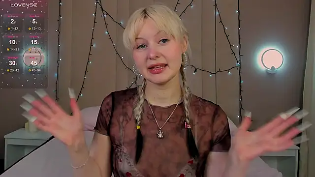 Snapshot of AdeleSilvy chatting on January 16, 2:15 am AdeleSilvy online show from January 16, 2:15 am