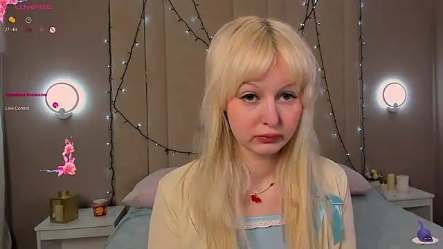 AdeleSilvy online show from May 2, 1:33 am