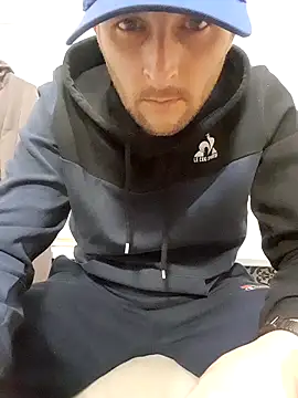 80julien online show from February 21, 9:28 pm