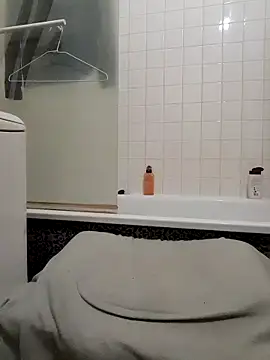 80julien online show from March 18, 6:42 pm