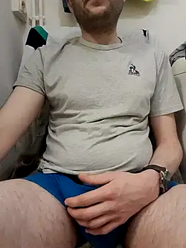 80julien online show from February 19, 4:31 am