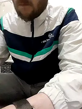 80julien online show from April 2, 6:25 pm