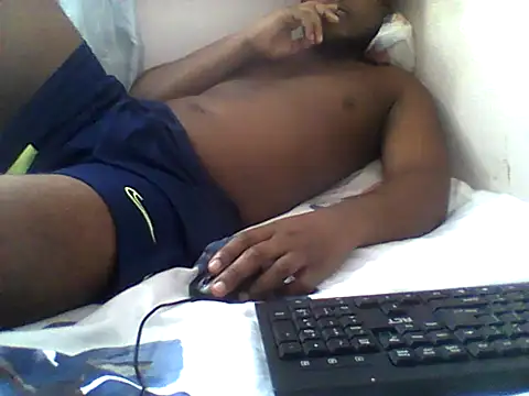 handsomeguy02 online show from May 22, 12:36 pm