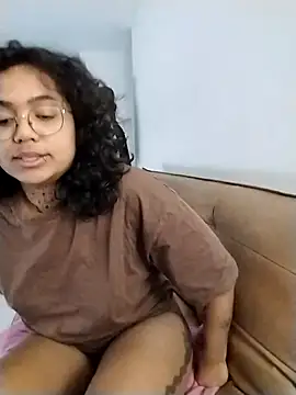 Snapshot of therealsun8 chatting on February 6, 9:27 am therealsun8 online show from February 6, 9:27 am