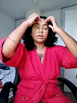 Snapshot of therealsun8 chatting on February 8, 3:21 pm therealsun8 online show from February 8, 3:21 pm