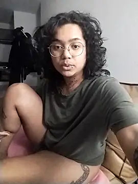 Snapshot of therealsun8 chatting on February 1, 6:55 am therealsun8 online show from February 1, 6:55 am