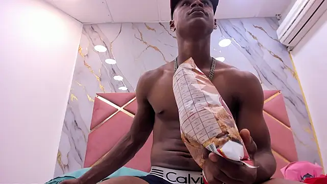 passion black online show from March 3, 8:05 pm