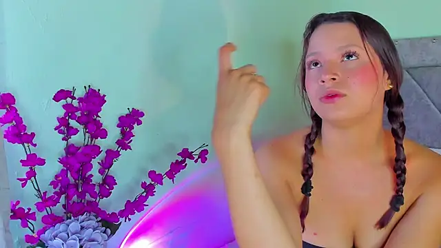 Britanny77 online show from April 9, 10:05 pm