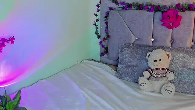 Britanny77 online show from March 26, 11:46 pm