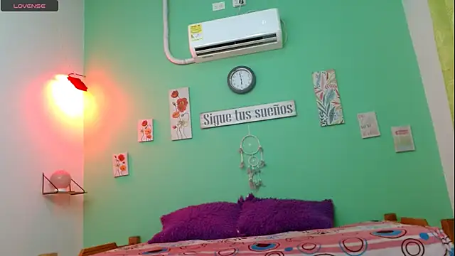 Snapshot of lucerodelamanana343 chatting on May 5, 7:39 pm lucerodelamanana343 online show from May 5, 7:39 pm