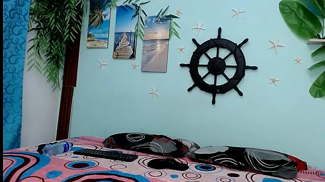 Snapshot of lucerodelamanana343 chatting on February 5, 7:53 pm lucerodelamanana343 online show from February 5, 7:53 pm