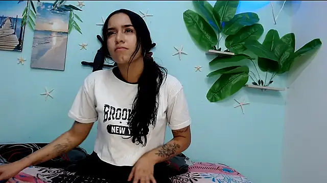 Snapshot of lucerodelamanana343 chatting on February 6, 8:38 pm lucerodelamanana343 online show from February 6, 8:38 pm