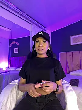 Little Lexyy online show from July 18, 5:27 am