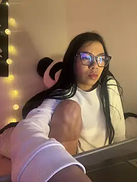 Little Lexyy online show from April 2, 4:30 am