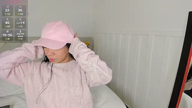 Little Lexyy online show from April 7, 5:09 am