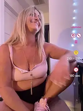 FoxyMillie online show from June 1, 12:44 am