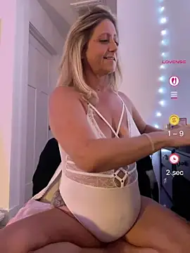 FoxyMillie online show from June 21, 1:11 am