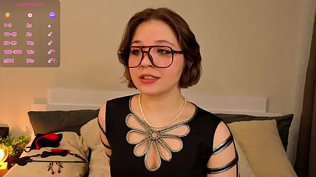 Next2Marie online show from April 1, 4:14 am