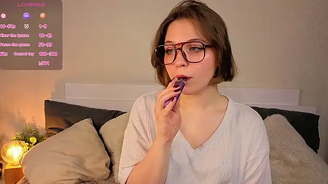 Next2Marie online show from April 10, 2:29 am