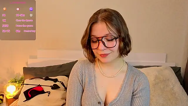 Next2Marie online show from April 4, 5:25 am