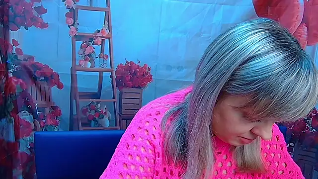 Snapshot of VeronicaSvitt chatting on February 9, 1:20 pm VeronicaSvitt online show from February 9, 1:20 pm