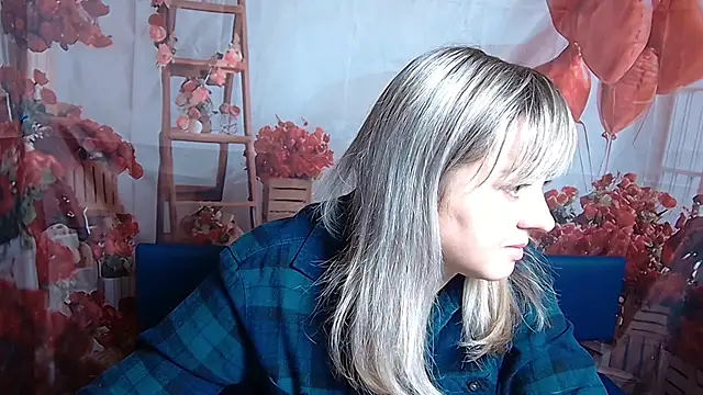 Snapshot of VeronicaSvitt chatting on February 18, 1:29 pm VeronicaSvitt online show from February 18, 1:29 pm