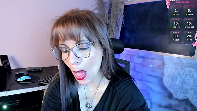 milenahot  69 online show from April 13, 2:43 pm