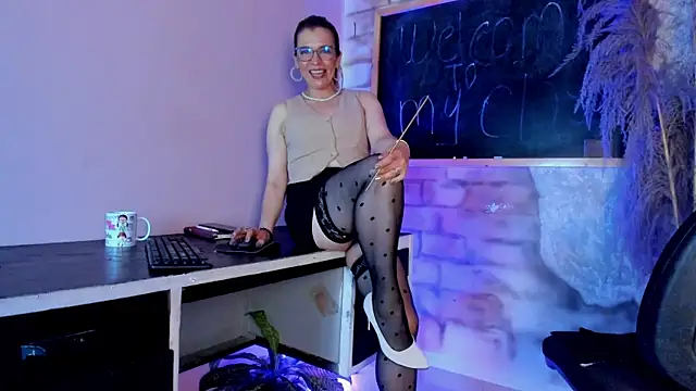 Snapshot of milenahot__69 chatting on July 2, 11:27 am milenahot 69 online show from July 2, 11:27 am