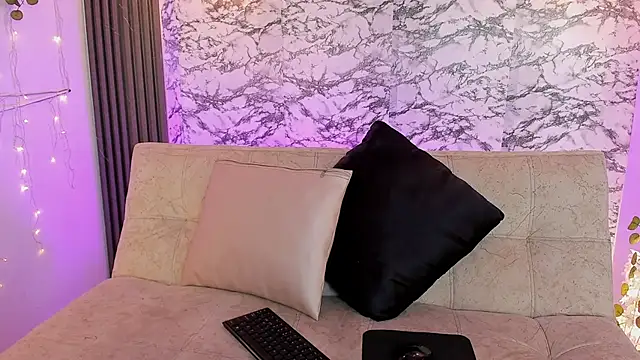 soffi joness23 online show from March 19, 7:14 pm