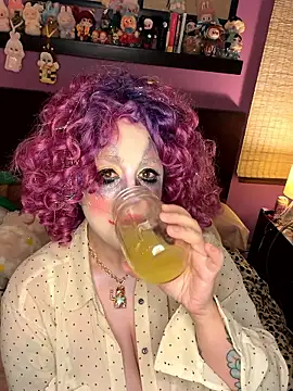 kitkathecartoonclown online show from January 17, 4:38 am