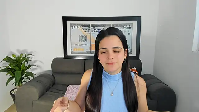 LucianaMoreau online show from March 7, 10:04 pm