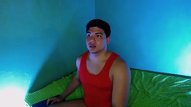 Uriel Ray online show from January 14, 11:52 pm