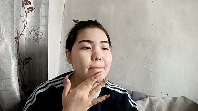 MollyAsian online show from February 15, 5:41 am