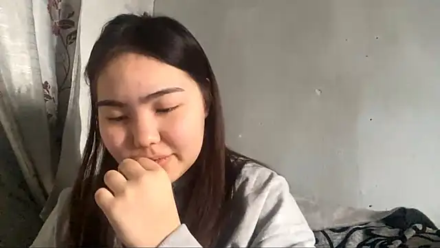 MollyAsian online show from January 14, 8:07 am