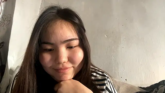 MollyAsian online show from January 18, 8:51 am