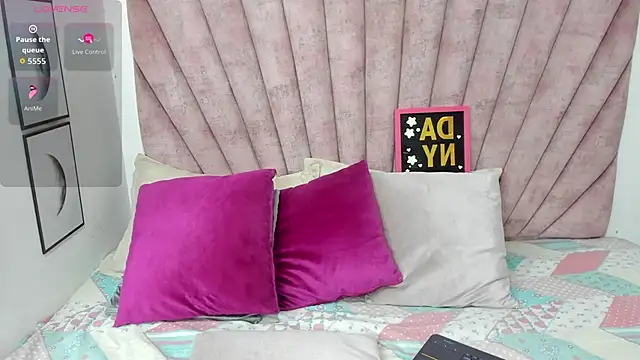 danibellucii  online show from February 19, 12:02 pm