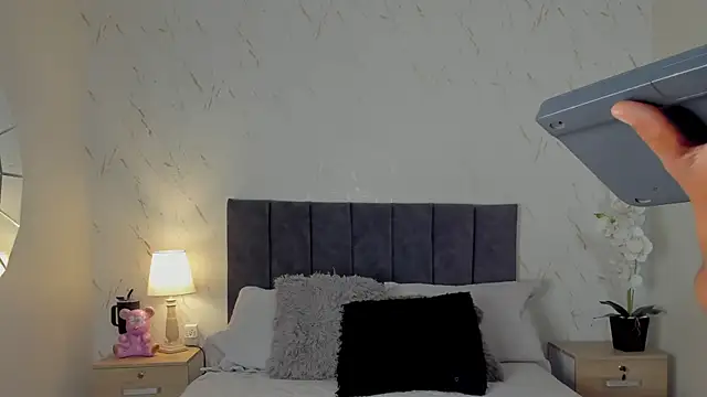 Snapshot of Antonella_Coruso chatting on February 7, 11:46 pm Antonella Coruso online show from February 7, 11:46 pm