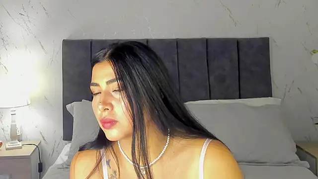 Snapshot of Antonella_Coruso chatting on February 17, 8:50 pm Antonella Coruso online show from February 17, 8:50 pm